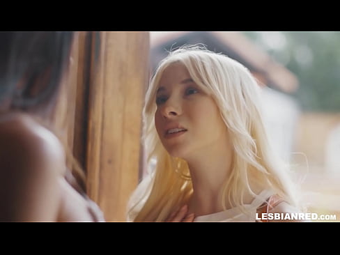 ❤️ A nena chega a casa uns meses despois e acaba comendo o coño da súa madrastra ❤ Super porno en % gl.tubesexer-com.ru % ️❤